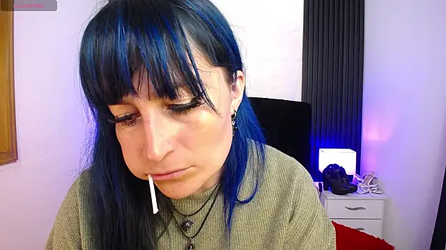Snapshot of alicia_moom chatting on February 2025 06:46:01 PM alicia moom online show from February 2025 06:46:01 PM