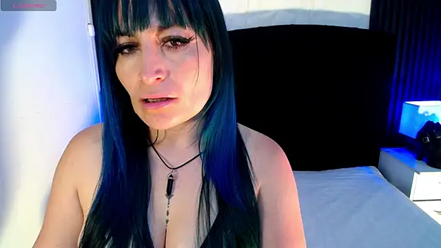 alicia moom online show from February 2026 07:39:01 PM