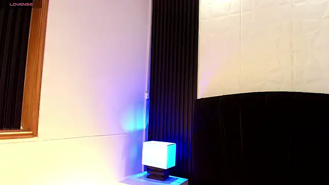 alicia moom online show from March 2026 07:29:01 PM