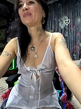 Snapshot of KikiXRed chatting on December 2024 02:26:02 PM KikiXRed online show from December 2024 02:26:02 PM