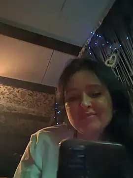 Snapshot of KikiXRed chatting on November 2025 07:40:02 PM KikiXRed online show from November 2025 07:40:02 PM