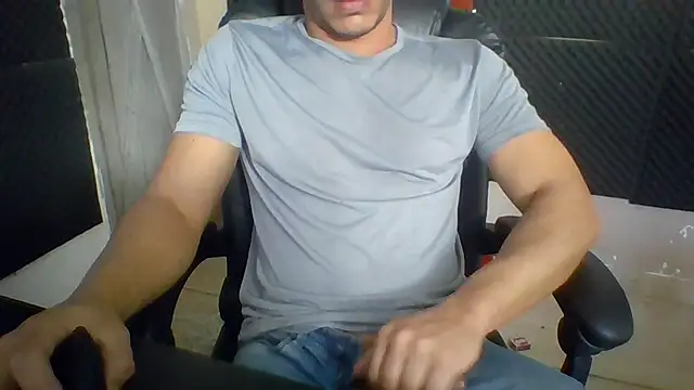 Snapshot of MachoScorpionCaralho chatting on July 2026 12:44:02 PM MachoScorpionCaralho online show from July 2026 12:44:02 PM