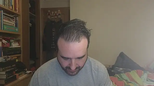 curiosillo83 online show from December 2025 12:10:02 PM