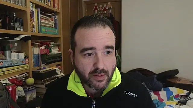 curiosillo83 online show from April 2026 08:34:02 AM