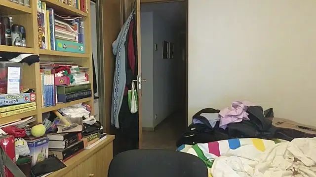 curiosillo83 online show from April 2026 01:05:02 PM