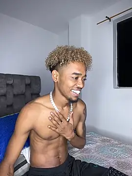 Snapshot of matatanlove chatting on December 2024 05:34:01 AM matatanlove online show from December 2024 05:34:01 AM