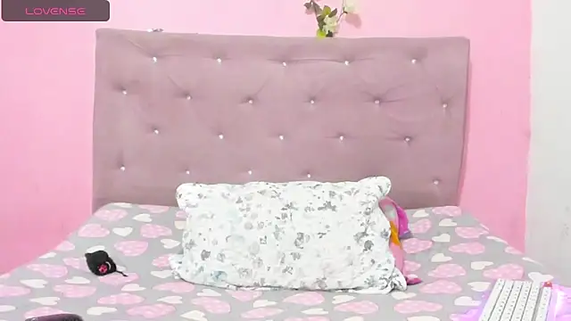 Ania-Ross online show from March 2025 03:01:01 AM