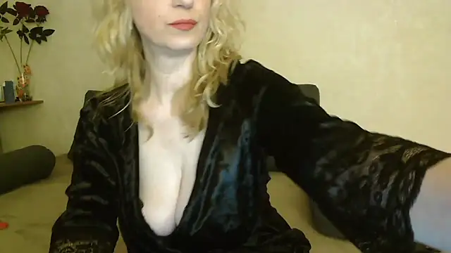 Natasha Nannette online show from November 2025 07:34:02 PM