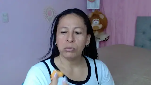 mature martina online show from October 2025 07:47:01 PM