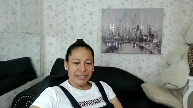 Snapshot of mature_martina chatting on June 2026 09:35:02 PM mature martina online show from June 2026 09:35:02 PM