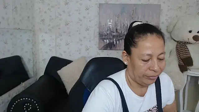 Snapshot of mature_martina chatting on June 2026 10:13:02 PM mature martina online show from June 2026 10:13:02 PM