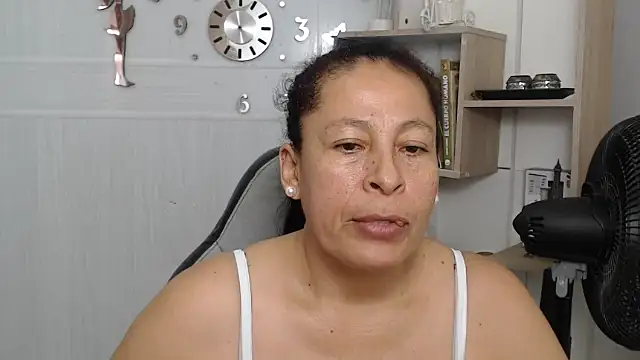 Snapshot of mature_martina chatting on July 2026 06:40:02 PM mature martina online show from July 2026 06:40:02 PM