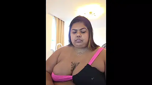 Snapshot of biancabombombbw chatting on May 2026 12:00:01 PM biancabombombbw online show from May 2026 12:00:01 PM