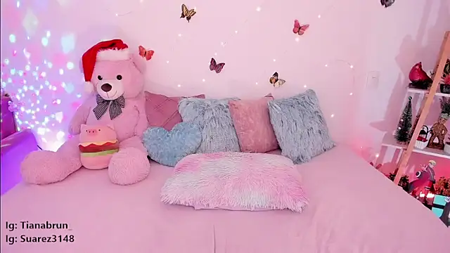 Zara uwu  online show from January 2025 01:41:02 PM