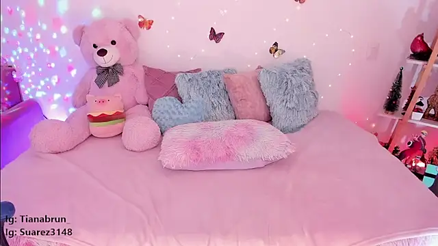 Zara uwu  online show from March 2025 02:51:02 PM