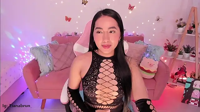 Zara uwu  online show from September 2025 10:25:02 AM