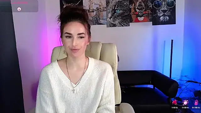 xx adrihanna xx online show from February 2025 06:00:01 PM