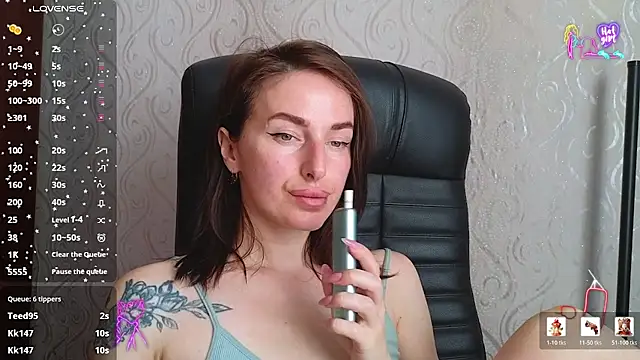 Snapshot of xx_adrihanna_xx chatting on June 2026 04:44:01 AM xx adrihanna xx online show from June 2026 04:44:01 AM