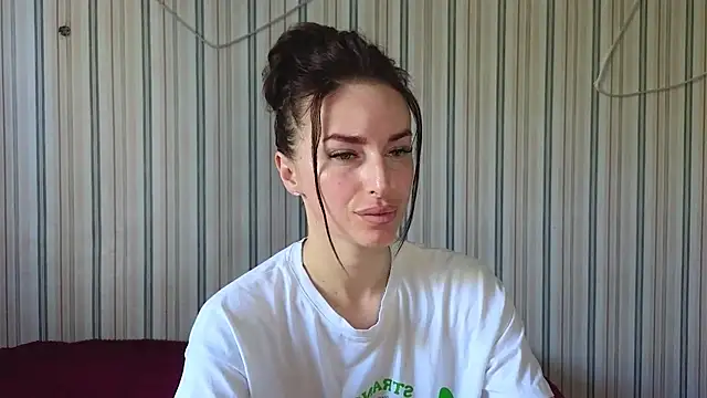 Snapshot of xx_adrihanna_xx chatting on June 2026 06:14:01 AM xx adrihanna xx online show from June 2026 06:14:01 AM