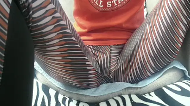 Snapshot of Web_Lady chatting on November 2025 10:25:01 AM Web Lady online show from November 2025 10:25:01 AM