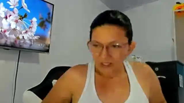Snapshot of Angelblue_ chatting on April 2026 02:21:01 PM Angelblue online show from April 2026 02:21:01 PM