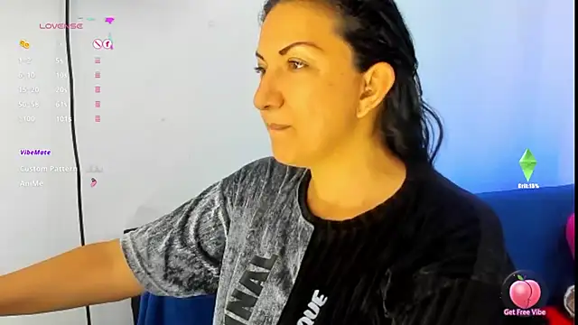 Snapshot of Angelblue_ chatting on May 2026 06:35:02 PM Angelblue online show from May 2026 06:35:02 PM
