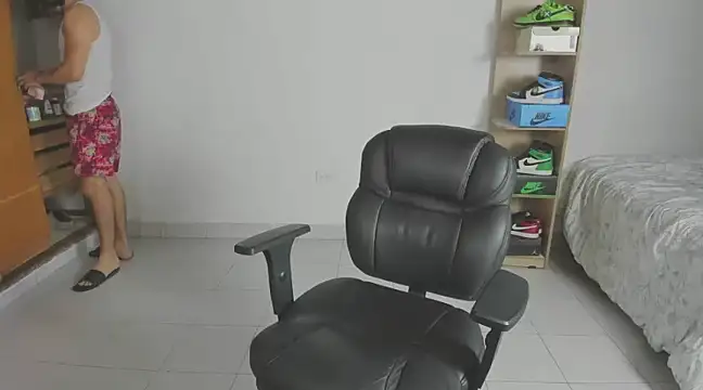 imtonny19 online show from February 2025 12:32:02 AM