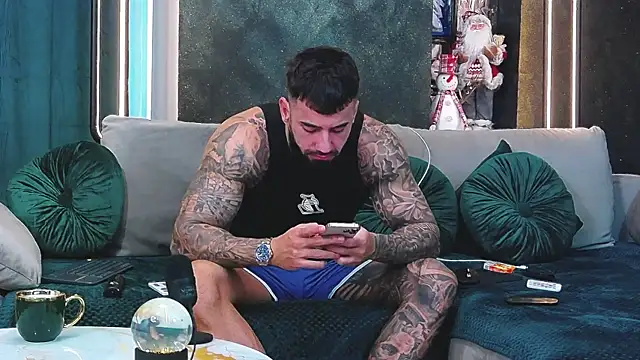 masterkingofmusclee online show from December 2024 08:55:02 AM