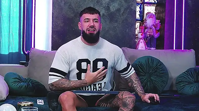 masterkingofmusclee online show from December 2024 08:52:02 AM