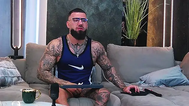 masterkingofmusclee online show from March 2025 07:13:02 AM