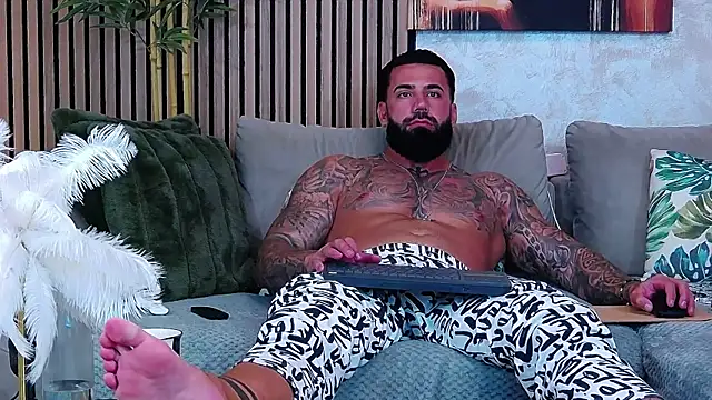 masterkingofmusclee online show from June 2026 10:14:02 PM