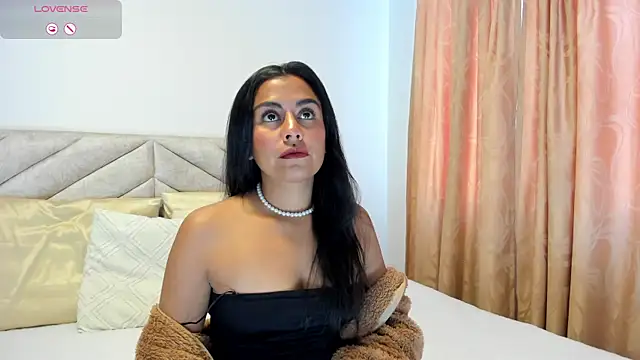 im amber online show from January 2025 12:45:02 PM