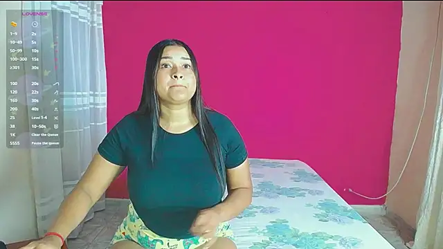 Snapshot of violeta_rous chatting on January 2025 06:01:02 AM violeta rous online show from January 2025 06:01:02 AM