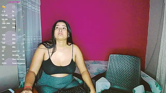 Snapshot of violeta_rous chatting on February 2025 03:10:02 AM violeta rous online show from February 2025 03:10:02 AM