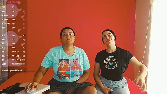 Snapshot of violeta_rous chatting on March 2025 06:23:01 PM violeta rous online show from March 2025 06:23:01 PM