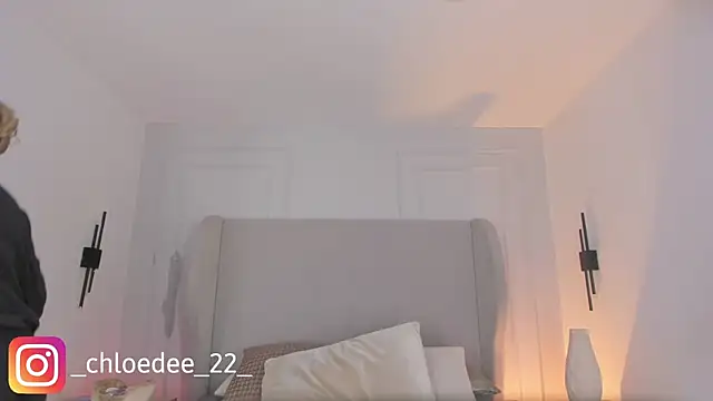 chloe d online show from January 2026 12:07:01 PM