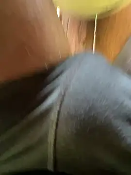 Snapshot of Yurt000 chatting on March 2025 11:21:01 AM Yurt000 online show from March 2025 11:21:01 AM