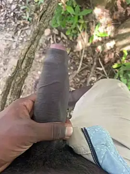 Snapshot of Yurt000 chatting on March 2025 07:52:02 AM Yurt000 online show from March 2025 07:52:02 AM