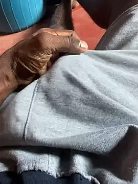 Snapshot of Yurt000 chatting on March 2025 05:17:02 AM Yurt000 online show from March 2025 05:17:02 AM