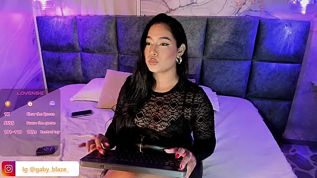 Snapshot of Gaby_Blaze chatting on December 2024 09:05:02 PM Gaby Blaze online show from December 2024 09:05:02 PM