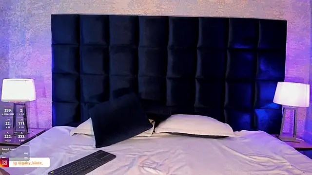 Snapshot of Gaby_Blaze chatting on March 2025 10:04:02 PM Gaby Blaze online show from March 2025 10:04:02 PM