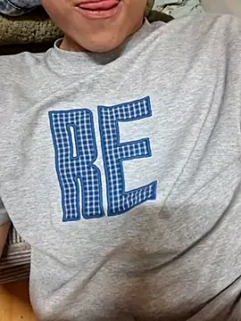 Gwencloudy online show from March 2026 01:59:01 PM