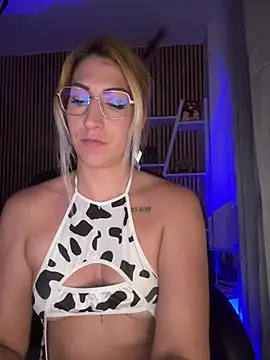 sofiah  online show from April 2026 08:09:02 PM