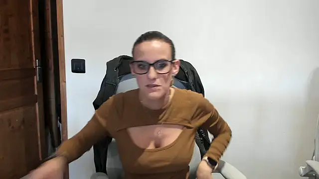 Madame Callie online show from January 2026 01:37:02 PM