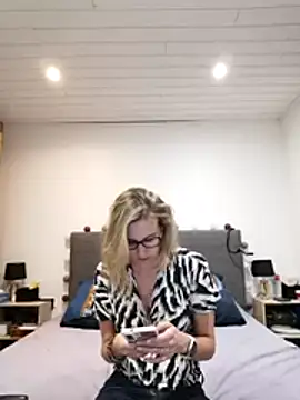 Snapshot of Madame_Callie chatting on July 2026 08:22:01 PM Madame Callie online show from July 2026 08:22:01 PM