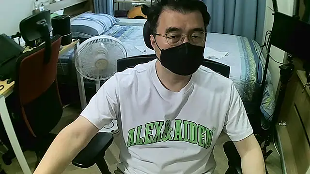 Snapshot of Jackvanlee chatting on June 2026 05:12:01 AM Jackvanlee online show from June 2026 05:12:01 AM