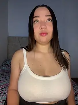 MissPerlaa online show from February 2025 01:22:01 PM