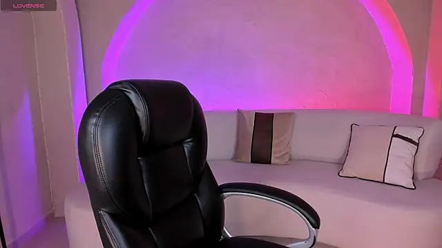 AlessiaCorleone  online show from October 2025 05:22:02 PM