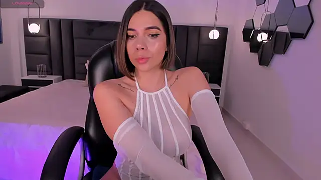 AmyWalker  online show from February 2025 01:09:02 PM