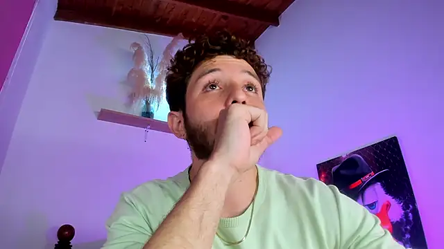 Juan Castano online show from November 2025 08:41:02 PM